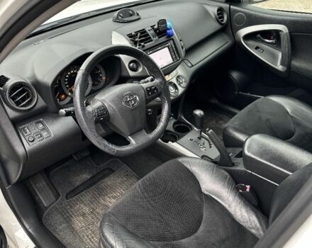 Белый Тойота РАВ 4, объемом двигателя 2.2 л и пробегом 153 тыс. км за 13900 $, фото 12 на Automoto.ua