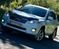 Белый Тойота РАВ 4, объемом двигателя 2 л и пробегом 217 тыс. км за 12500 $, фото 1 на Automoto.ua