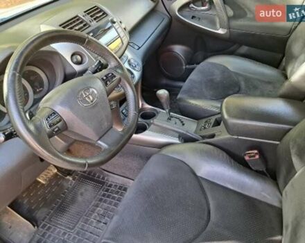 Белый Тойота РАВ 4, объемом двигателя 1.99 л и пробегом 140 тыс. км за 13700 $, фото 5 на Automoto.ua