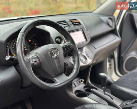 Белый Тойота РАВ 4, объемом двигателя 2 л и пробегом 186 тыс. км за 12999 $, фото 12 на Automoto.ua