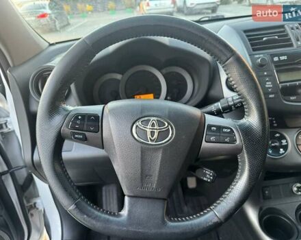 Білий Тойота РАВ 4, об'ємом двигуна 2.23 л та пробігом 281 тис. км за 7999 $, фото 23 на Automoto.ua