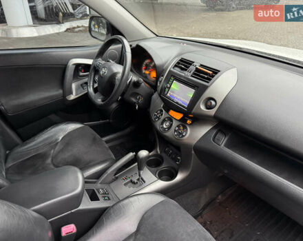 Белый Тойота РАВ 4, объемом двигателя 1.99 л и пробегом 186 тыс. км за 11999 $, фото 15 на Automoto.ua