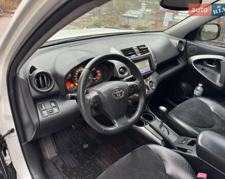 Белый Тойота РАВ 4, объемом двигателя 1.99 л и пробегом 186 тыс. км за 11999 $, фото 13 на Automoto.ua