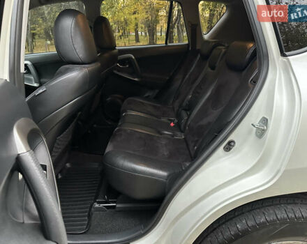 Белый Тойота РАВ 4, объемом двигателя 2 л и пробегом 186 тыс. км за 12999 $, фото 24 на Automoto.ua