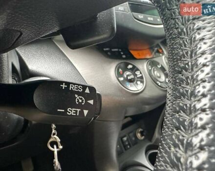 Белый Тойота РАВ 4, объемом двигателя 2 л и пробегом 128 тыс. км за 15500 $, фото 17 на Automoto.ua