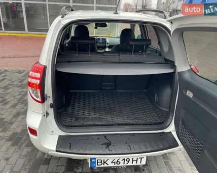 Белый Тойота РАВ 4, объемом двигателя 2.23 л и пробегом 218 тыс. км за 12000 $, фото 5 на Automoto.ua