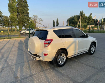 Білий Тойота РАВ 4, об'ємом двигуна 2 л та пробігом 174 тис. км за 13000 $, фото 6 на Automoto.ua