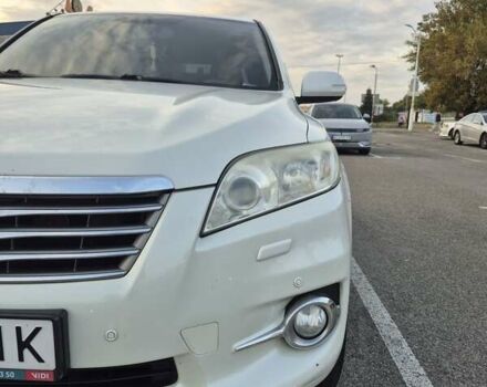 Белый Тойота РАВ 4, объемом двигателя 2 л и пробегом 231 тыс. км за 12500 $, фото 6 на Automoto.ua