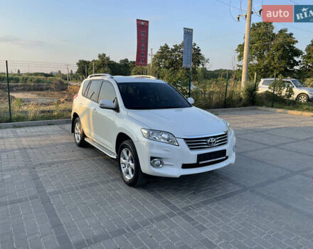 Білий Тойота РАВ 4, об'ємом двигуна 2 л та пробігом 174 тис. км за 13000 $, фото 2 на Automoto.ua