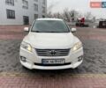 Белый Тойота РАВ 4, объемом двигателя 2.23 л и пробегом 218 тыс. км за 12000 $, фото 1 на Automoto.ua