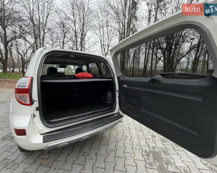 Белый Тойота РАВ 4, объемом двигателя 2.23 л и пробегом 185 тыс. км за 13300 $, фото 14 на Automoto.ua