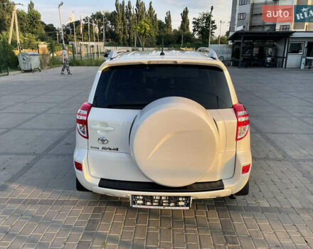 Білий Тойота РАВ 4, об'ємом двигуна 2 л та пробігом 174 тис. км за 13000 $, фото 9 на Automoto.ua