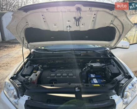 Белый Тойота РАВ 4, объемом двигателя 2 л и пробегом 170 тыс. км за 12400 $, фото 3 на Automoto.ua