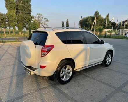 Білий Тойота РАВ 4, об'ємом двигуна 2 л та пробігом 174 тис. км за 13000 $, фото 2 на Automoto.ua