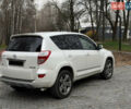 Белый Тойота РАВ 4, объемом двигателя 2.23 л и пробегом 185 тыс. км за 13300 $, фото 3 на Automoto.ua