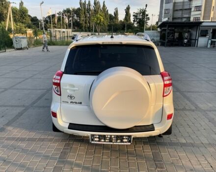 Білий Тойота РАВ 4, об'ємом двигуна 2 л та пробігом 174 тис. км за 13000 $, фото 3 на Automoto.ua