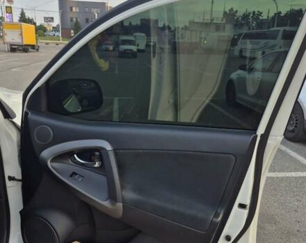 Белый Тойота РАВ 4, объемом двигателя 2 л и пробегом 231 тыс. км за 12500 $, фото 24 на Automoto.ua