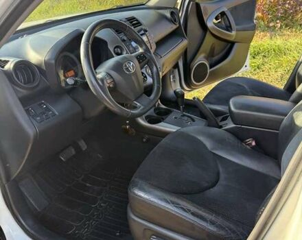 Білий Тойота РАВ 4, об'ємом двигуна 2 л та пробігом 128 тис. км за 15399 $, фото 2 на Automoto.ua