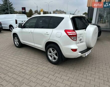 Белый Тойота РАВ 4, объемом двигателя 2 л и пробегом 128 тыс. км за 15500 $, фото 4 на Automoto.ua