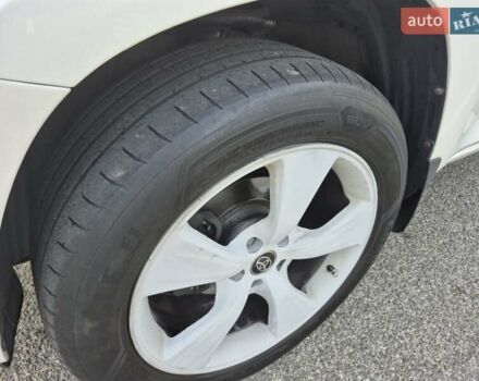 Белый Тойота РАВ 4, объемом двигателя 2 л и пробегом 231 тыс. км за 12500 $, фото 5 на Automoto.ua