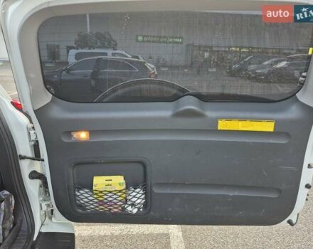 Белый Тойота РАВ 4, объемом двигателя 2 л и пробегом 231 тыс. км за 12500 $, фото 12 на Automoto.ua