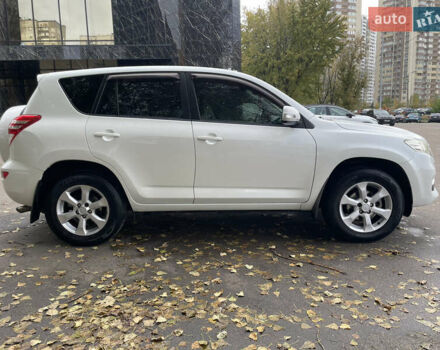 Белый Тойота РАВ 4, объемом двигателя 2 л и пробегом 122 тыс. км за 13900 $, фото 12 на Automoto.ua