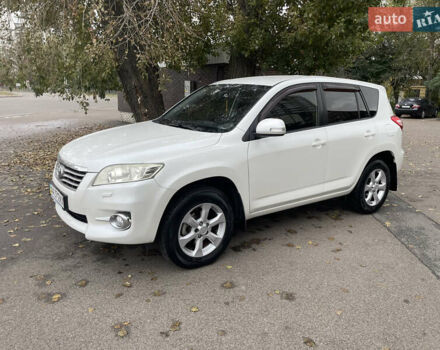Белый Тойота РАВ 4, объемом двигателя 2 л и пробегом 122 тыс. км за 13900 $, фото 4 на Automoto.ua