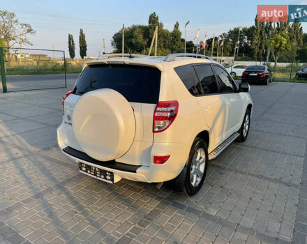 Білий Тойота РАВ 4, об'ємом двигуна 2 л та пробігом 174 тис. км за 13000 $, фото 8 на Automoto.ua