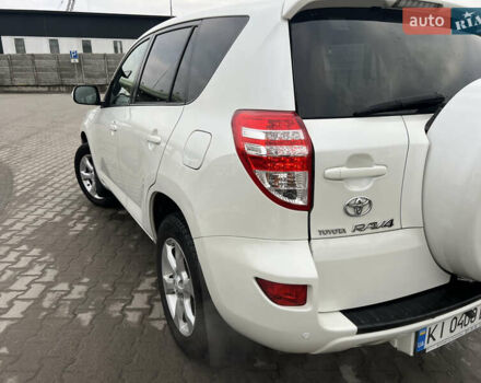 Белый Тойота РАВ 4, объемом двигателя 2 л и пробегом 156 тыс. км за 13950 $, фото 11 на Automoto.ua