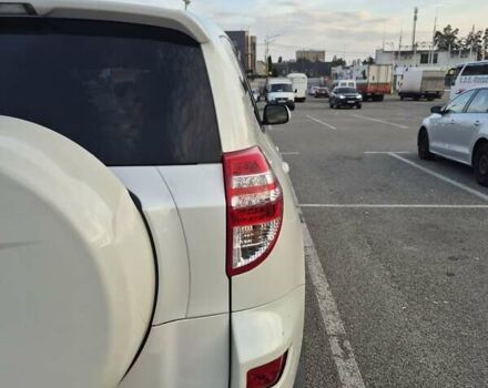 Белый Тойота РАВ 4, объемом двигателя 2 л и пробегом 231 тыс. км за 12500 $, фото 11 на Automoto.ua