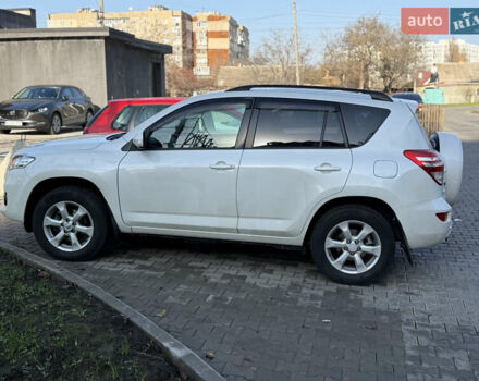 Белый Тойота РАВ 4, объемом двигателя 2 л и пробегом 170 тыс. км за 12400 $, фото 2 на Automoto.ua