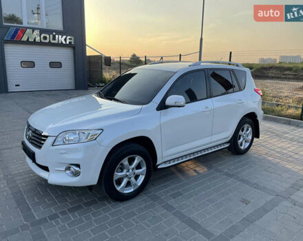 Білий Тойота РАВ 4, об'ємом двигуна 2 л та пробігом 174 тис. км за 13000 $, фото 13 на Automoto.ua