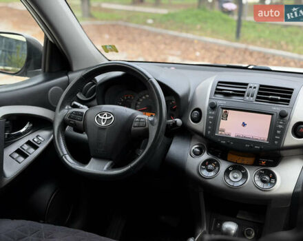 Белый Тойота РАВ 4, объемом двигателя 2.23 л и пробегом 185 тыс. км за 13300 $, фото 18 на Automoto.ua