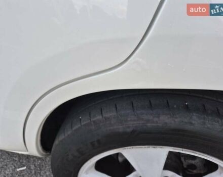 Белый Тойота РАВ 4, объемом двигателя 2 л и пробегом 231 тыс. км за 12500 $, фото 2 на Automoto.ua