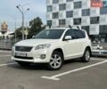 Белый Тойота РАВ 4, объемом двигателя 2 л и пробегом 176 тыс. км за 13700 $, фото 1 на Automoto.ua