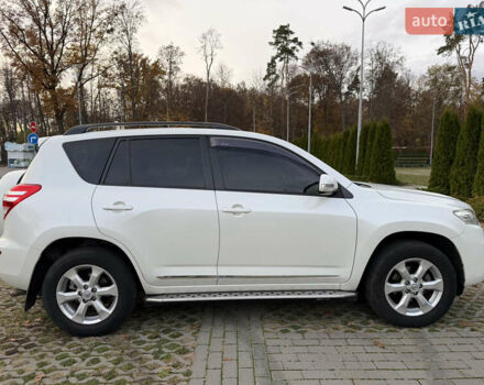 Белый Тойота РАВ 4, объемом двигателя 1.99 л и пробегом 225 тыс. км за 13200 $, фото 2 на Automoto.ua