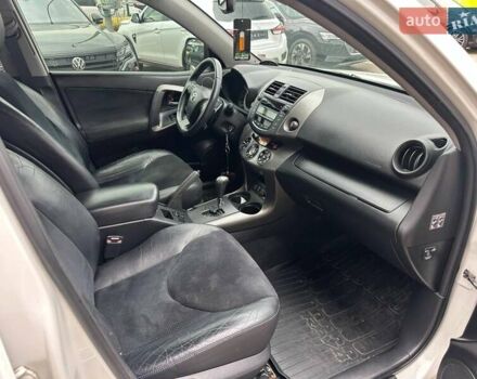 Белый Тойота РАВ 4, объемом двигателя 2 л и пробегом 128 тыс. км за 15500 $, фото 27 на Automoto.ua