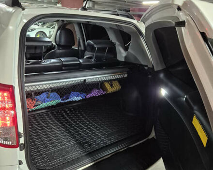 Белый Тойота РАВ 4, объемом двигателя 1.99 л и пробегом 226 тыс. км за 15000 $, фото 23 на Automoto.ua