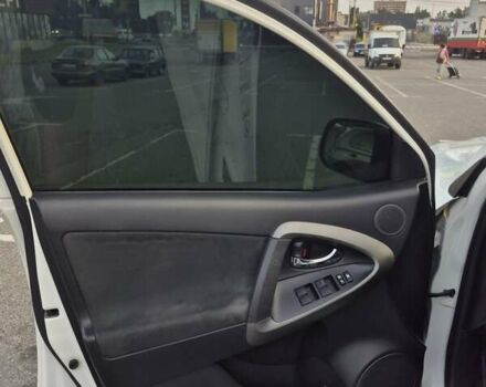 Белый Тойота РАВ 4, объемом двигателя 2 л и пробегом 231 тыс. км за 12500 $, фото 22 на Automoto.ua