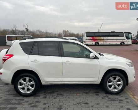 Белый Тойота РАВ 4, объемом двигателя 2.23 л и пробегом 218 тыс. км за 12000 $, фото 14 на Automoto.ua