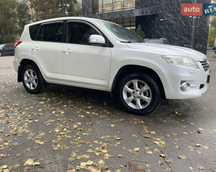 Белый Тойота РАВ 4, объемом двигателя 2 л и пробегом 122 тыс. км за 13900 $, фото 13 на Automoto.ua