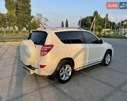 Білий Тойота РАВ 4, об'ємом двигуна 2 л та пробігом 174 тис. км за 13000 $, фото 7 на Automoto.ua