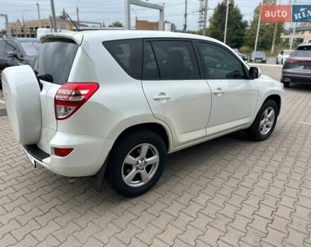 Белый Тойота РАВ 4, объемом двигателя 2 л и пробегом 128 тыс. км за 15500 $, фото 5 на Automoto.ua