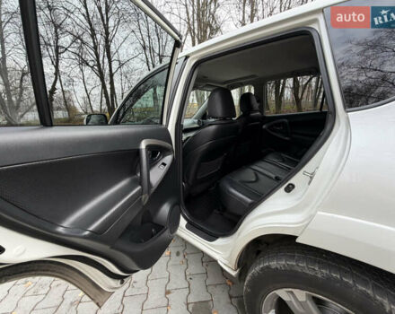 Белый Тойота РАВ 4, объемом двигателя 2.23 л и пробегом 185 тыс. км за 13300 $, фото 12 на Automoto.ua