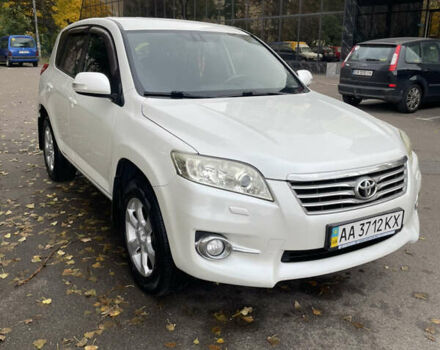 Белый Тойота РАВ 4, объемом двигателя 2 л и пробегом 122 тыс. км за 13900 $, фото 7 на Automoto.ua