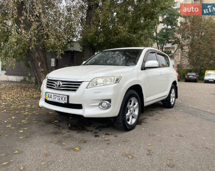 Белый Тойота РАВ 4, объемом двигателя 2 л и пробегом 122 тыс. км за 13900 $, фото 15 на Automoto.ua