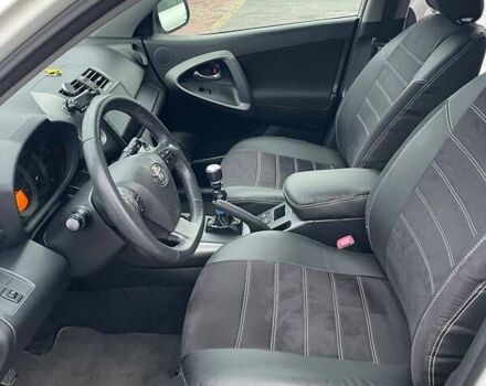 Белый Тойота РАВ 4, объемом двигателя 2.23 л и пробегом 218 тыс. км за 12000 $, фото 4 на Automoto.ua