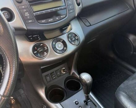 Білий Тойота РАВ 4, об'ємом двигуна 2 л та пробігом 128 тис. км за 15399 $, фото 6 на Automoto.ua