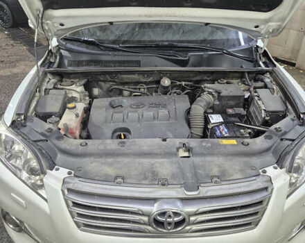 Белый Тойота РАВ 4, объемом двигателя 1.99 л и пробегом 226 тыс. км за 15000 $, фото 8 на Automoto.ua