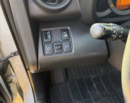 Білий Тойота РАВ 4, об'ємом двигуна 2 л та пробігом 128 тис. км за 15399 $, фото 3 на Automoto.ua